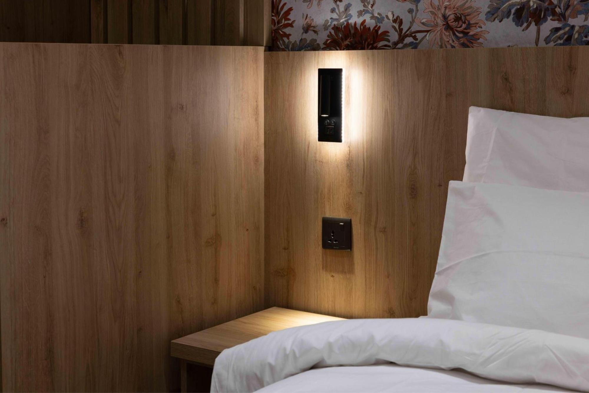 University Boutique Rooms Msida Exteriör bild