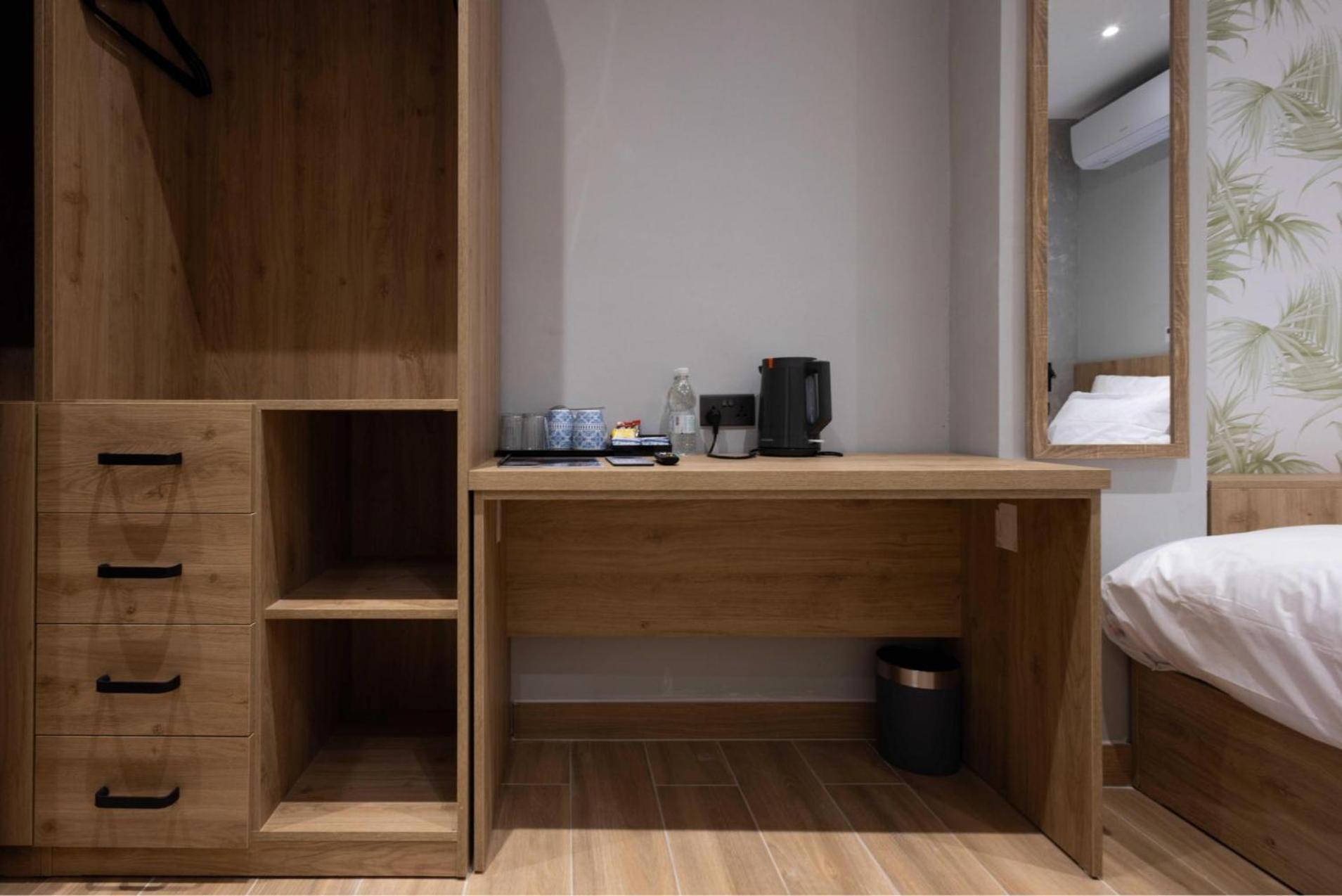 University Boutique Rooms Msida Exteriör bild