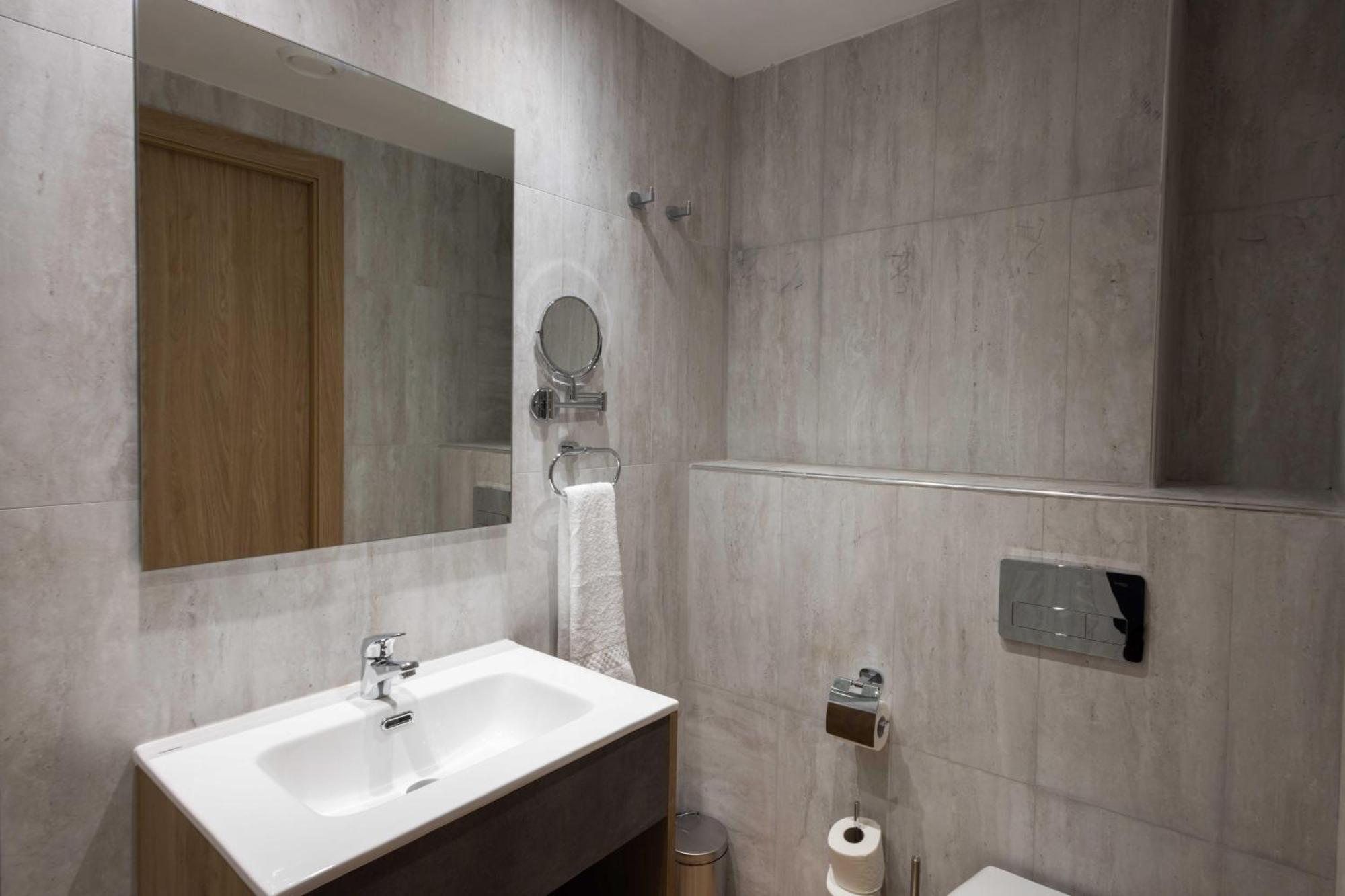 University Boutique Rooms Msida Exteriör bild