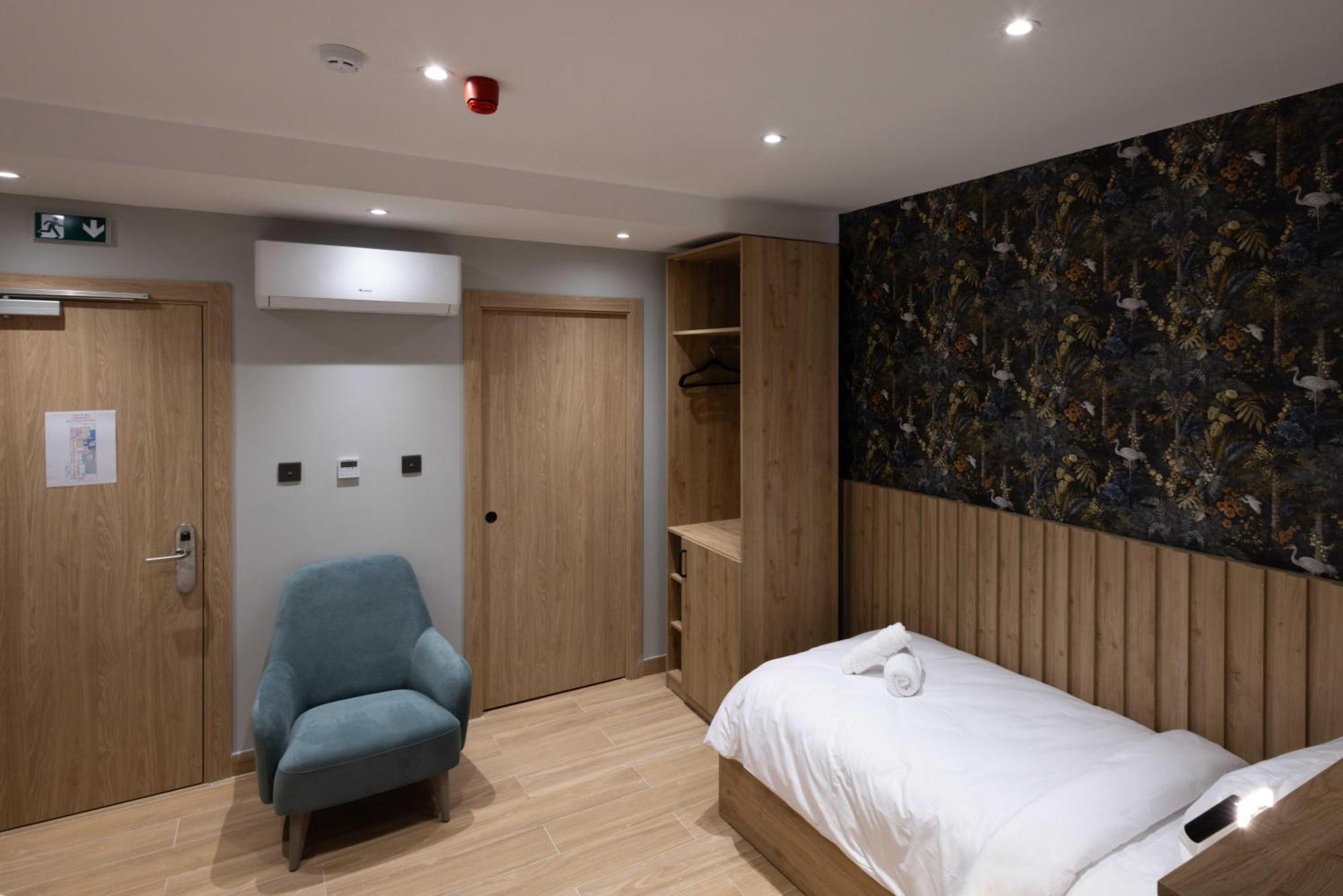 University Boutique Rooms Msida Exteriör bild